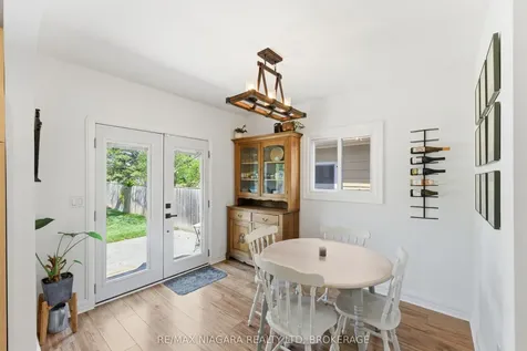 81 Woodland Avenue St. Catharines ON L2R 5A4