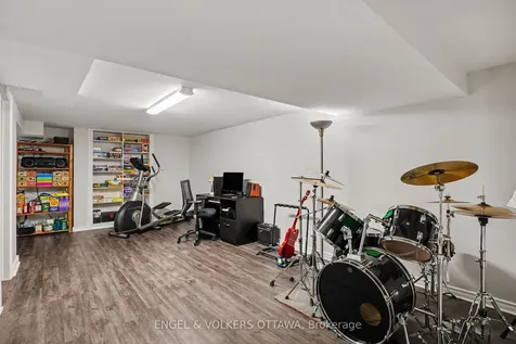80 Morton Drive Kanata ON K2L 1X3