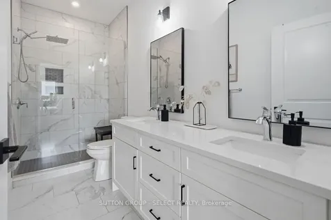 159 Collins Way Strathroy-caradoc ON N7G 0G8