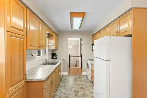 909 Whitefield Drive Peterborough ON K9J 7W1