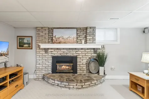 909 Whitefield Drive Peterborough ON K9J 7W1