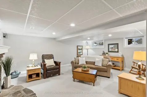 909 Whitefield Drive Peterborough ON K9J 7W1