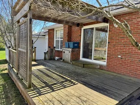 909 Whitefield Drive Peterborough ON K9J 7W1
