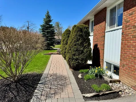 909 Whitefield Drive Peterborough ON K9J 7W1