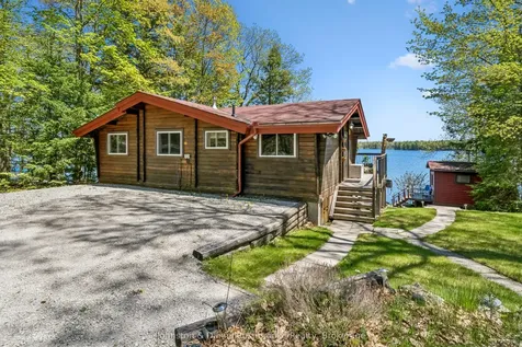 1103 N Morrison Lake Road Gravenhurst ON P0E 1G0
