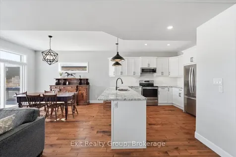 106 Ledgerock Court Quinte West ON K8R 0A1