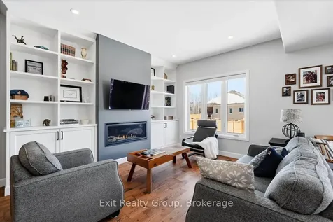 106 Ledgerock Court Quinte West ON K8R 0A1