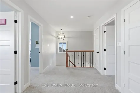 106 Ledgerock Court Quinte West ON K8R 0A1