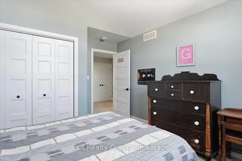 106 Ledgerock Court Quinte West ON K8R 0A1
