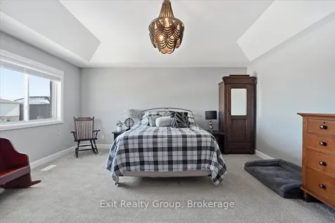 106 Ledgerock Court Quinte West ON K8R 0A1