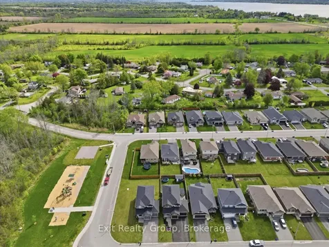 106 Ledgerock Court Quinte West ON K8R 0A1