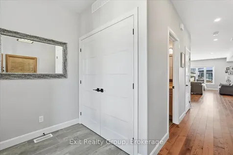 106 Ledgerock Court Quinte West ON K8R 0A1