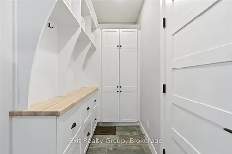 106 Ledgerock Court Quinte West ON K8R 0A1