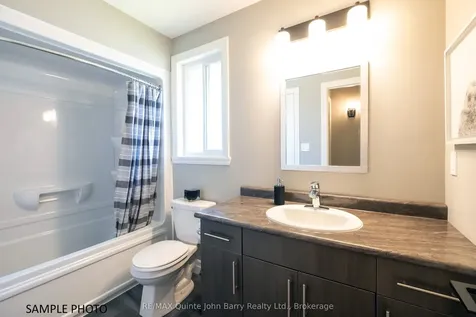 39 Parkland Circle Quinte West ON K8V 0R3