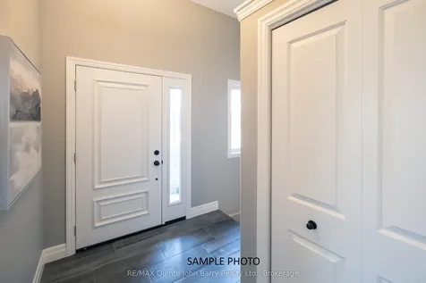 39 Parkland Circle Quinte West ON K8V 0R3