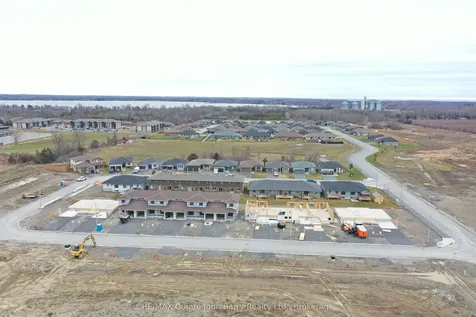 39 Parkland Circle Quinte West ON K8V 0R3