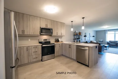 39 Parkland Circle Quinte West ON K8V 0R3