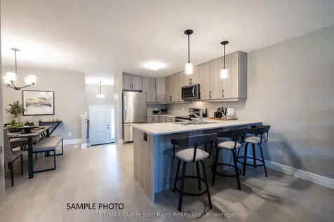 39 Parkland Circle Quinte West ON K8V 0R3