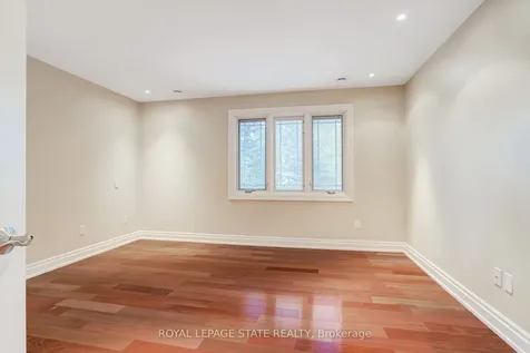 78 Chancery Drive Hamilton ON L9G 4M1