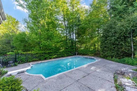 78 Chancery Drive Hamilton ON L9G 4M1
