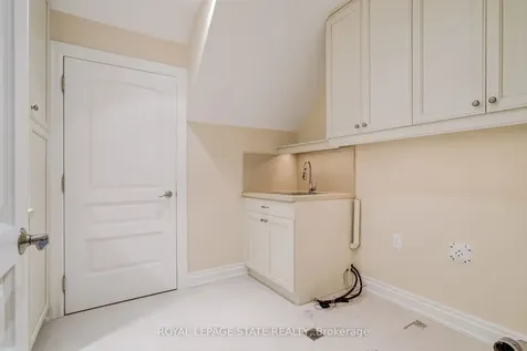 78 Chancery Drive Hamilton ON L9G 4M1