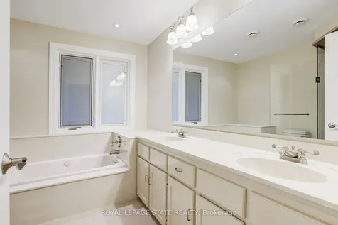78 Chancery Drive Hamilton ON L9G 4M1