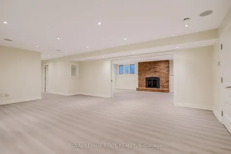 78 Chancery Drive Hamilton ON L9G 4M1