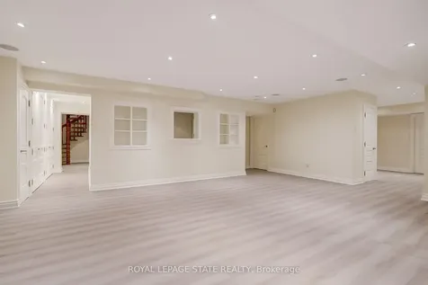 78 Chancery Drive Hamilton ON L9G 4M1