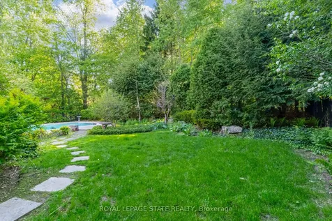 78 Chancery Drive Hamilton ON L9G 4M1