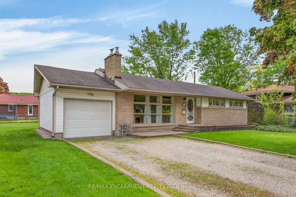 31 Larchwood Drive St. Catharines ON L2T 2H4
