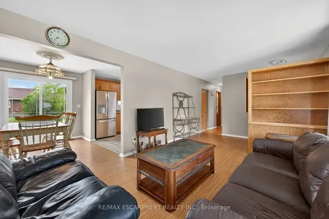 31 Larchwood Drive St. Catharines ON L2T 2H4
