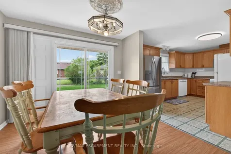 31 Larchwood Drive St. Catharines ON L2T 2H4