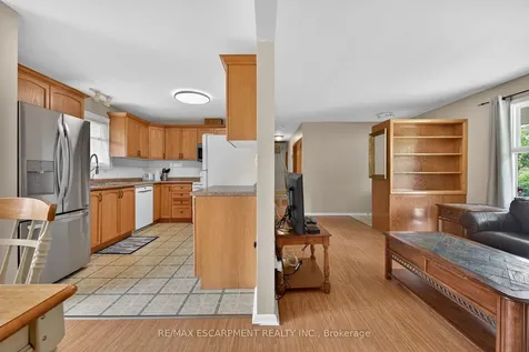 31 Larchwood Drive St. Catharines ON L2T 2H4