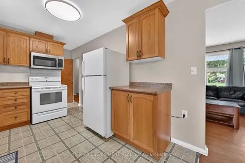 31 Larchwood Drive St. Catharines ON L2T 2H4
