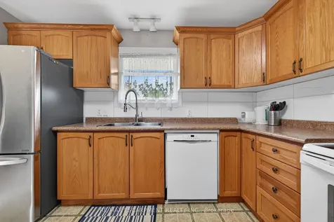 31 Larchwood Drive St. Catharines ON L2T 2H4
