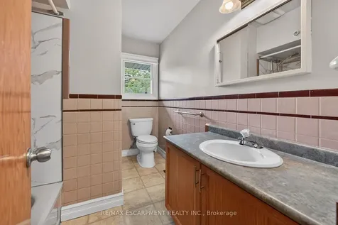 31 Larchwood Drive St. Catharines ON L2T 2H4