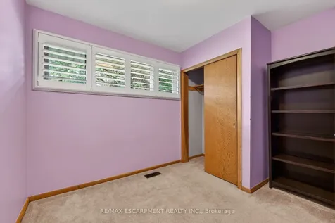 31 Larchwood Drive St. Catharines ON L2T 2H4