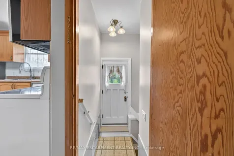 31 Larchwood Drive St. Catharines ON L2T 2H4
