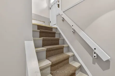 31 Larchwood Drive St. Catharines ON L2T 2H4