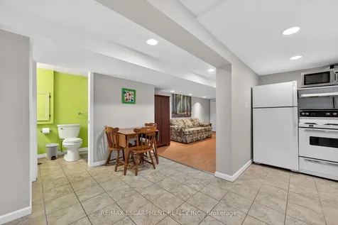 31 Larchwood Drive St. Catharines ON L2T 2H4