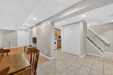 31 Larchwood Drive St. Catharines ON L2T 2H4