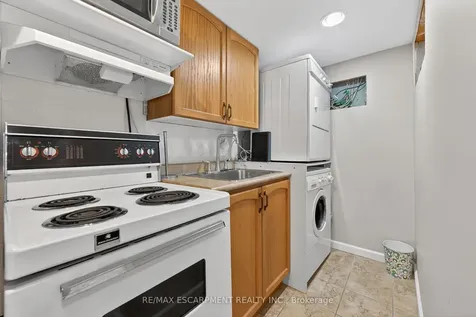 31 Larchwood Drive St. Catharines ON L2T 2H4