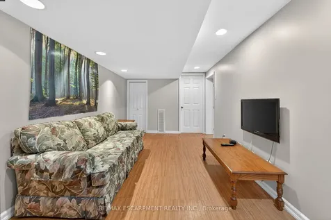 31 Larchwood Drive St. Catharines ON L2T 2H4