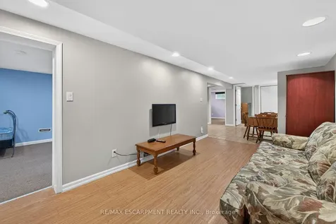 31 Larchwood Drive St. Catharines ON L2T 2H4