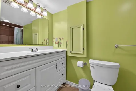 31 Larchwood Drive St. Catharines ON L2T 2H4