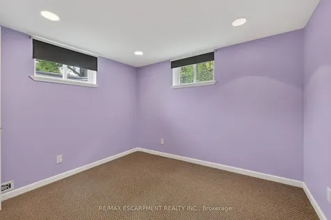 31 Larchwood Drive St. Catharines ON L2T 2H4