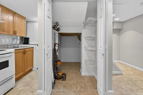 31 Larchwood Drive St. Catharines ON L2T 2H4