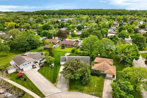 31 Larchwood Drive St. Catharines ON L2T 2H4