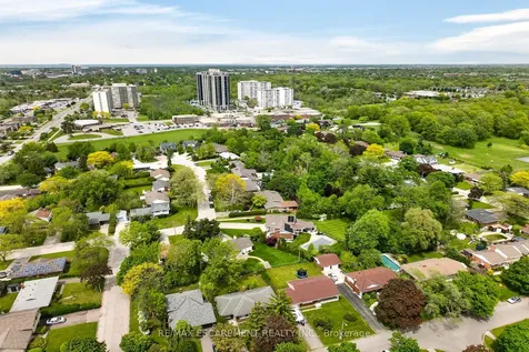 31 Larchwood Drive St. Catharines ON L2T 2H4