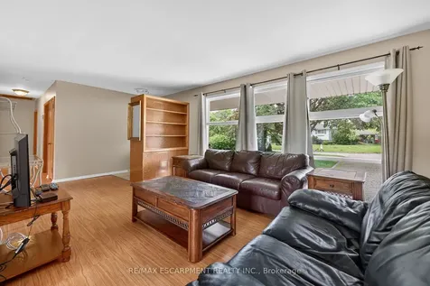 31 Larchwood Drive St. Catharines ON L2T 2H4